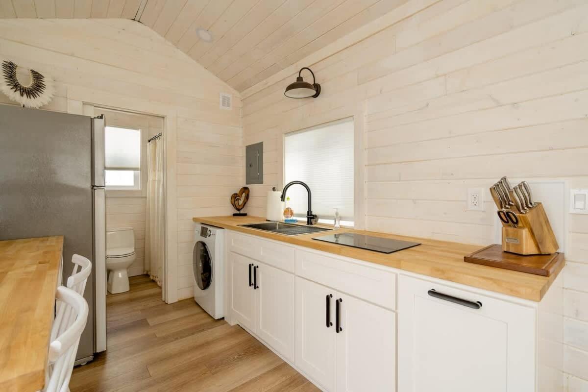 Collection - The Tiny Oasis Steps To Local Coffee & Restaurants Appartement Portland